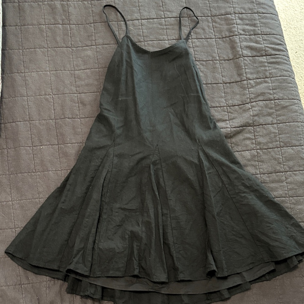 Black Sleeveless Dress